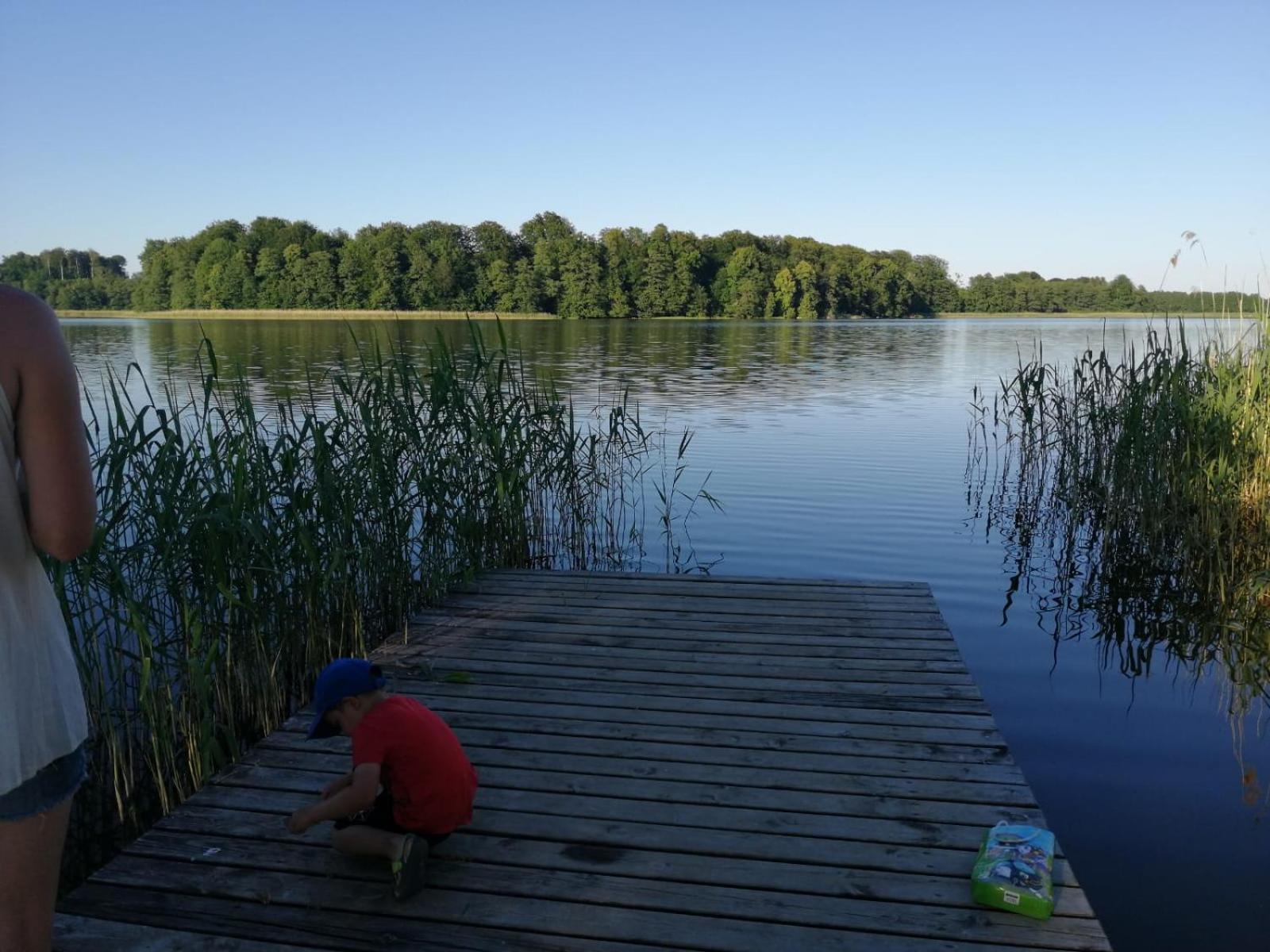 Domek nad jeziorem Koszajny Zewnętrze zdjęcie